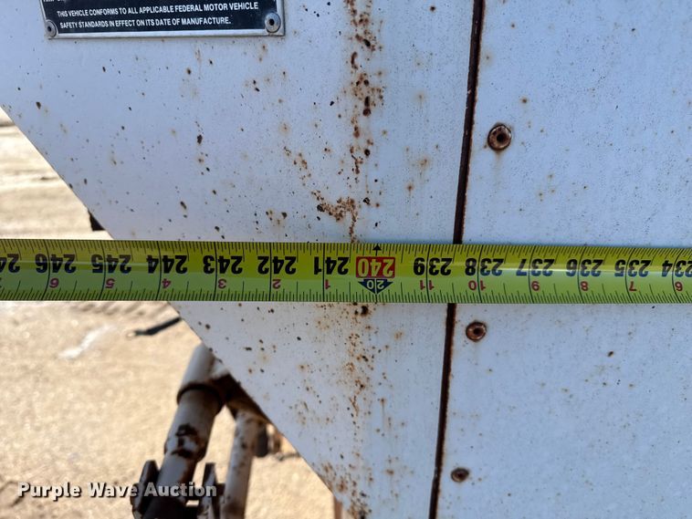 image for item EP0813 1988 W-W enclosed cargo trailer