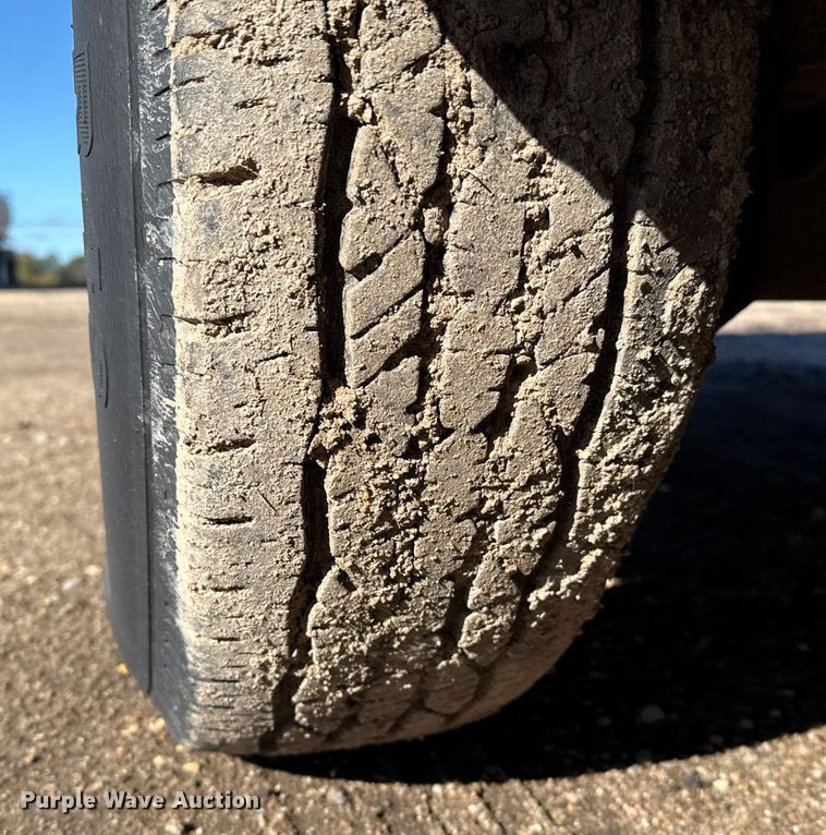 image for item EP0813 1988 W-W enclosed cargo trailer