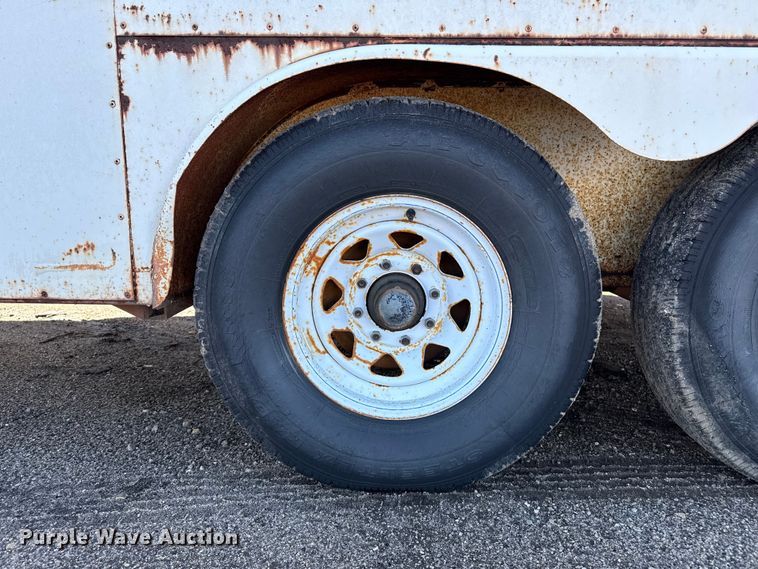 image for item EP0813 1988 W-W enclosed cargo trailer