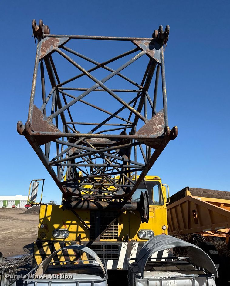 image for item EP0816 1967 P&H 650A-TC crane