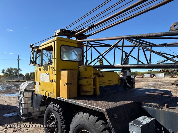 image for item EP0816 1967 P&H 650A-TC crane