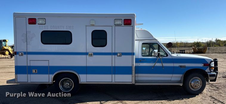 image for item EP0818 1997 Ford F350 XLT ambulance