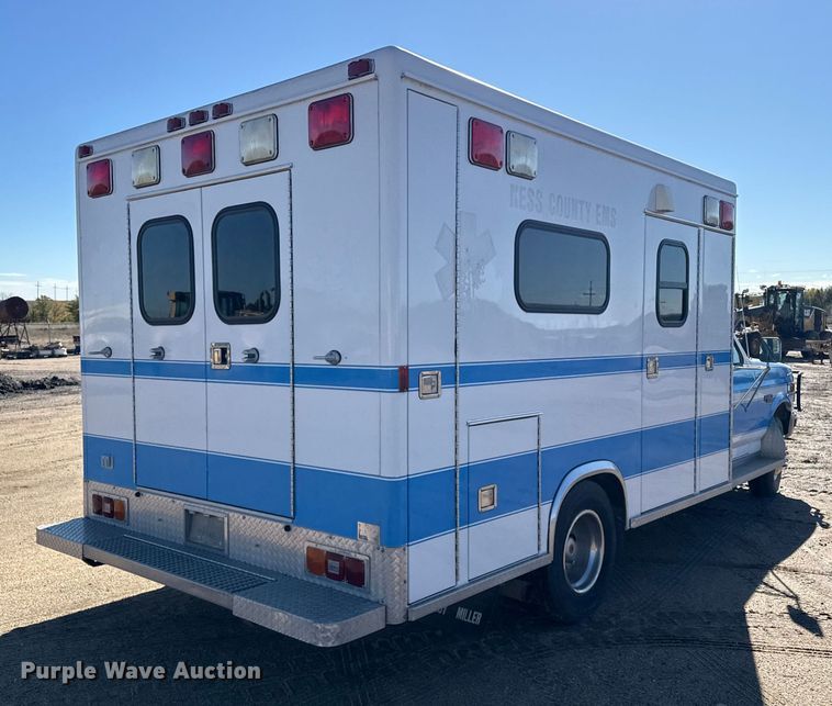 image for item EP0818 1997 Ford F350 XLT ambulance
