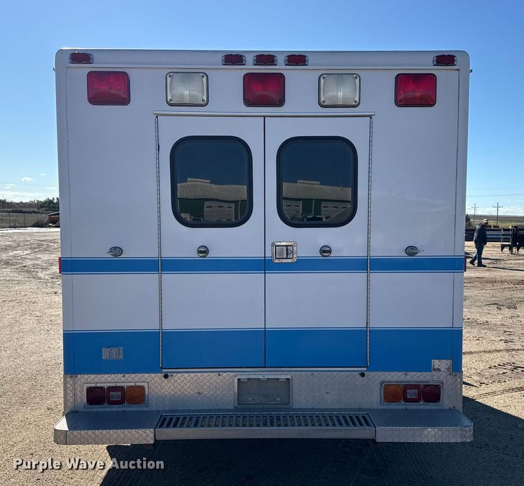 image for item EP0818 1997 Ford F350 XLT ambulance