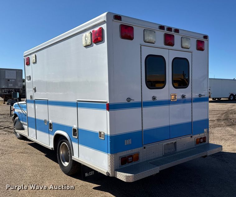 image for item EP0818 1997 Ford F350 XLT ambulance