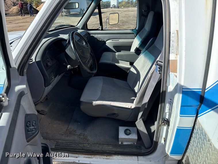 image for item EP0818 1997 Ford F350 XLT ambulance