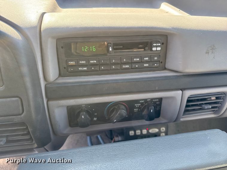 image for item EP0818 1997 Ford F350 XLT ambulance