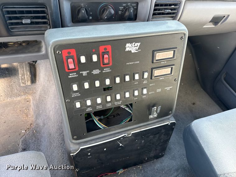 image for item EP0818 1997 Ford F350 XLT ambulance