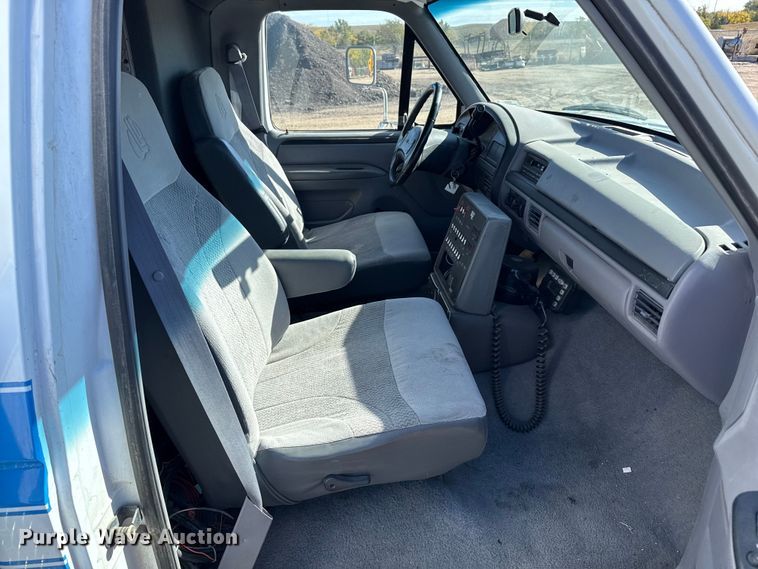 image for item EP0818 1997 Ford F350 XLT ambulance