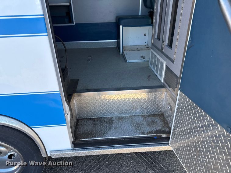 image for item EP0818 1997 Ford F350 XLT ambulance