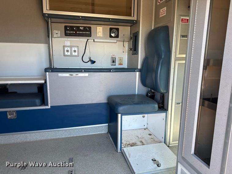 image for item EP0818 1997 Ford F350 XLT ambulance