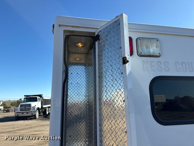 image for item EP0818 1997 Ford F350 XLT ambulance