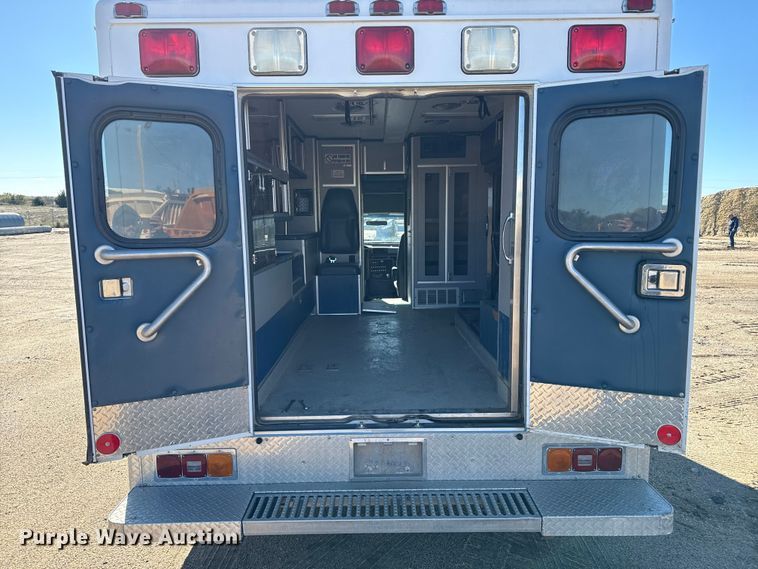 image for item EP0818 1997 Ford F350 XLT ambulance