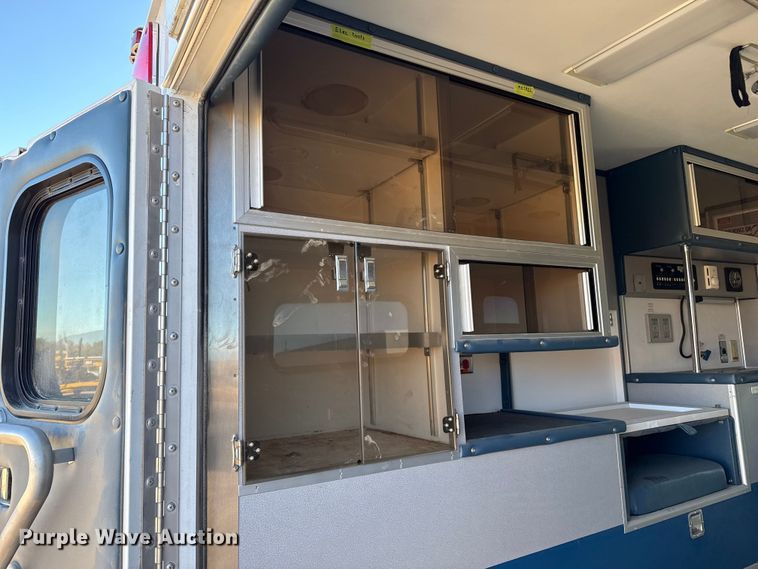 image for item EP0818 1997 Ford F350 XLT ambulance