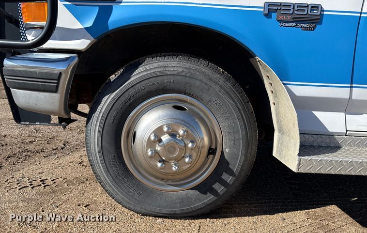 image for item EP0818 1997 Ford F350 XLT ambulance