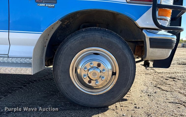 image for item EP0818 1997 Ford F350 XLT ambulance