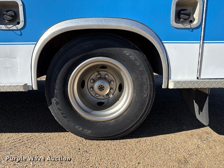 image for item EP0818 1997 Ford F350 XLT ambulance