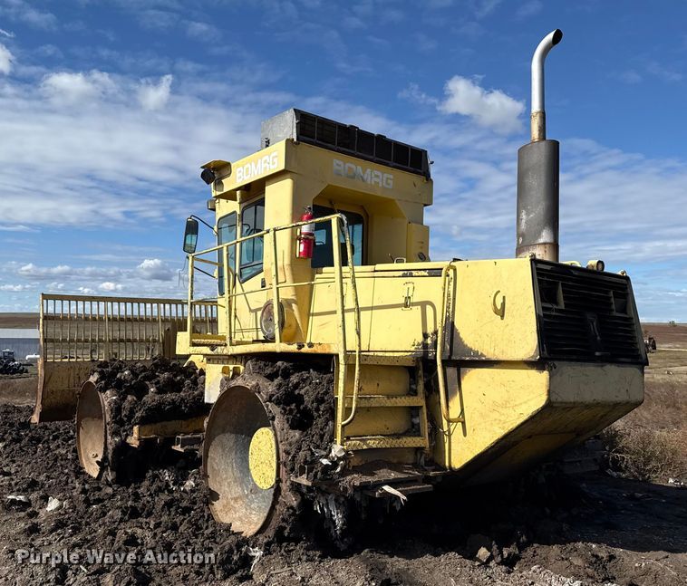 image for item EP0823 Bomag landfill compactor