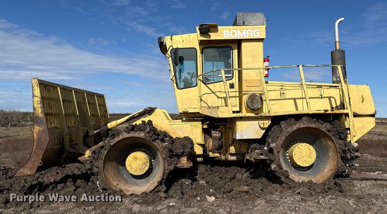 image for item EP0823 Bomag landfill compactor