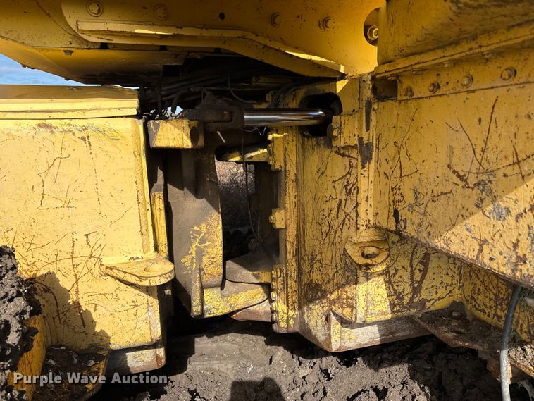 image for item EP0823 Bomag landfill compactor