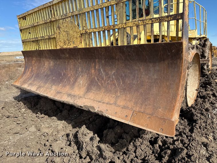 image for item EP0823 Bomag landfill compactor