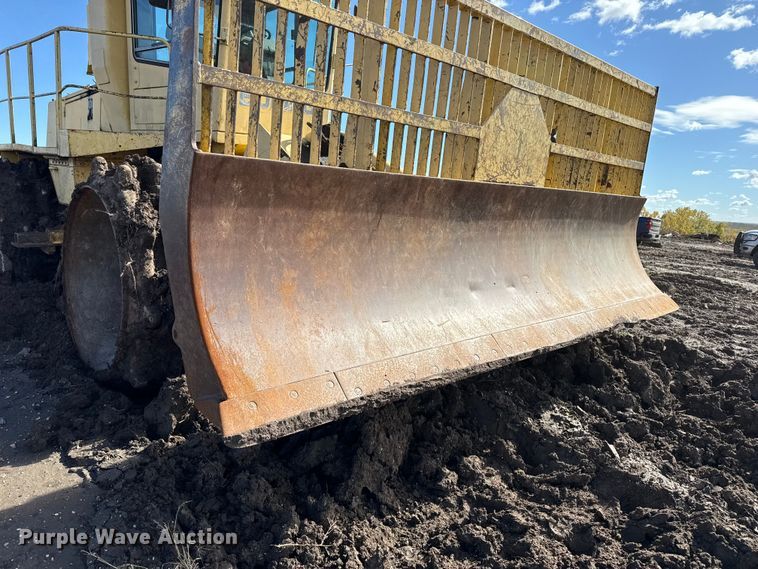 image for item EP0823 Bomag landfill compactor