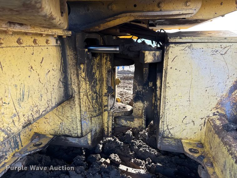 image for item EP0823 Bomag landfill compactor