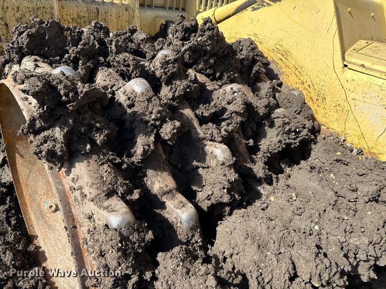 image for item EP0823 Bomag landfill compactor