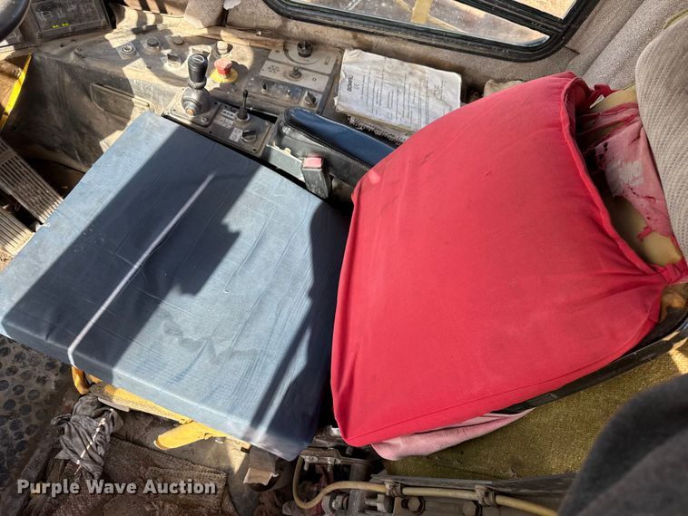 image for item EP0823 Bomag landfill compactor