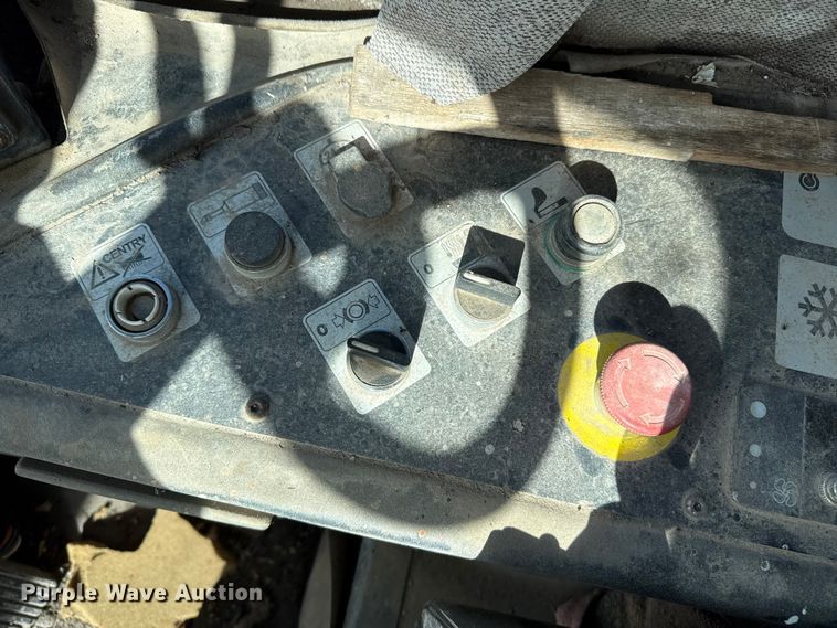 image for item EP0823 Bomag landfill compactor