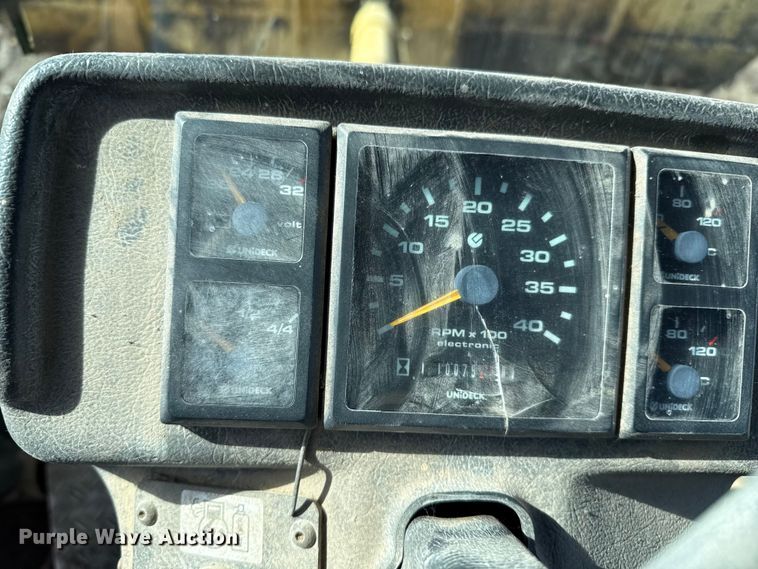 image for item EP0823 Bomag landfill compactor