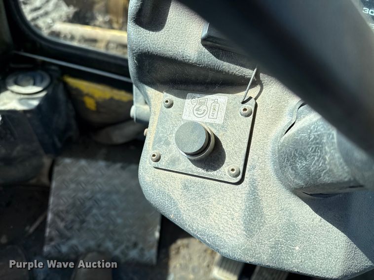 image for item EP0823 Bomag landfill compactor