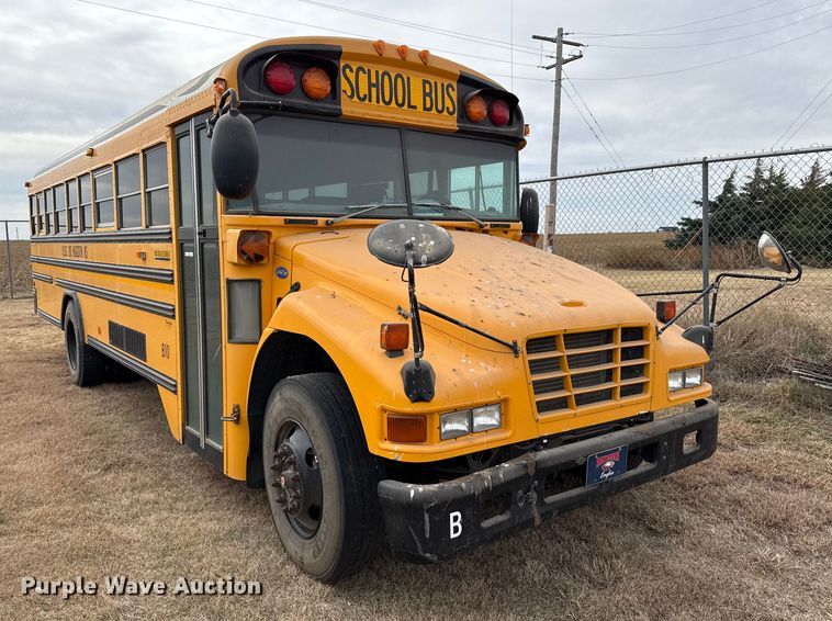 image for item EP0850 2006 Blue Bird school bus