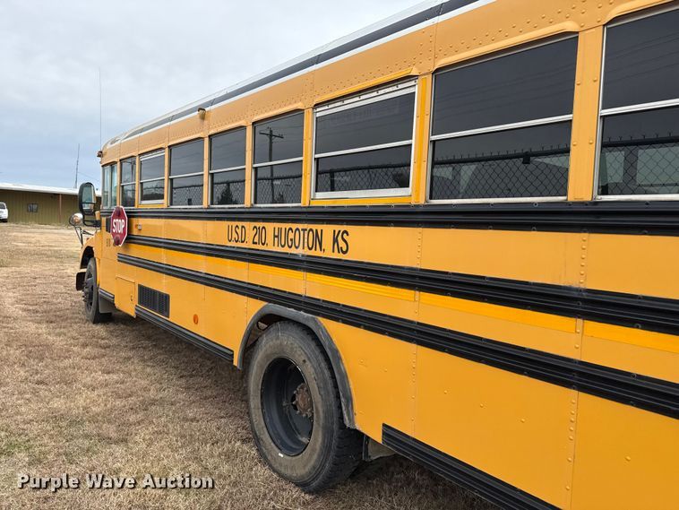 image for item EP0850 2006 Blue Bird school bus