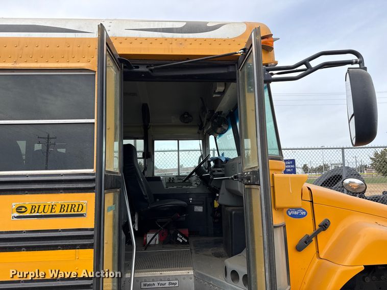 image for item EP0850 2006 Blue Bird school bus