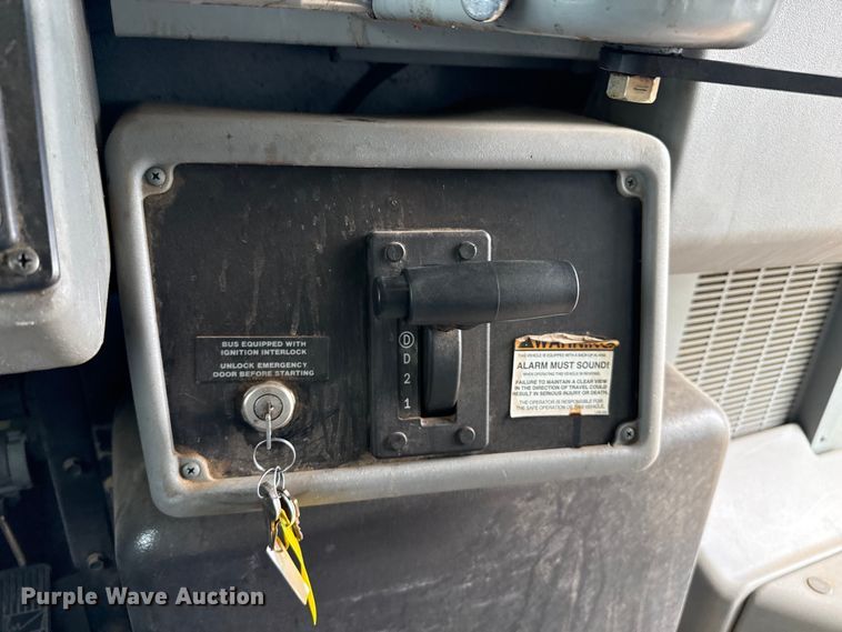 image for item EP0850 2006 Blue Bird school bus