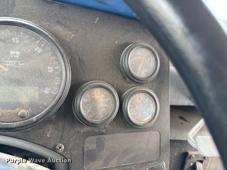 image for item EP0850 2006 Blue Bird school bus