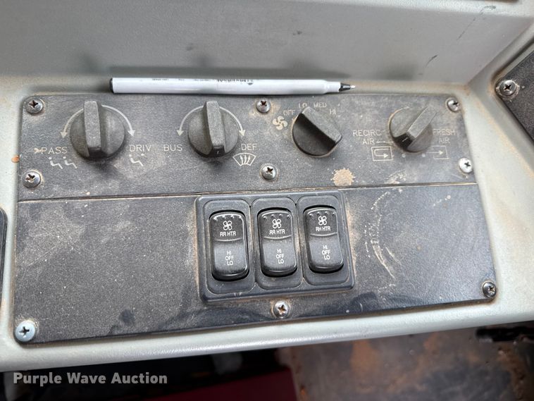 image for item EP0850 2006 Blue Bird school bus