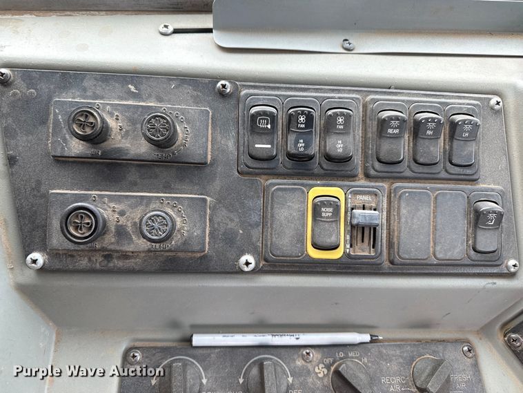 image for item EP0850 2006 Blue Bird school bus