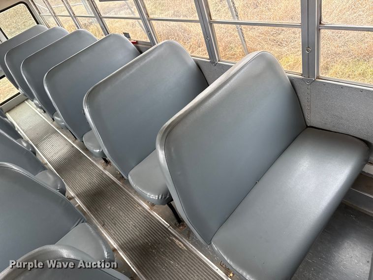 image for item EP0850 2006 Blue Bird school bus