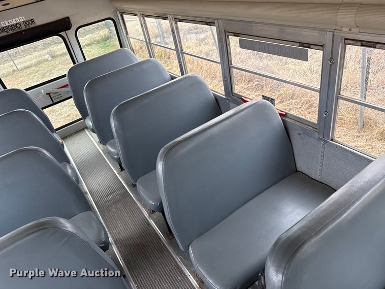 image for item EP0850 2006 Blue Bird school bus