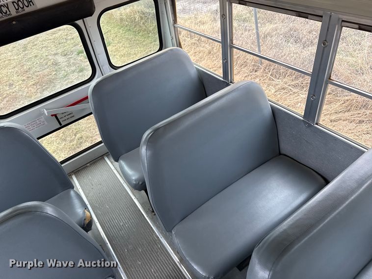 image for item EP0850 2006 Blue Bird school bus