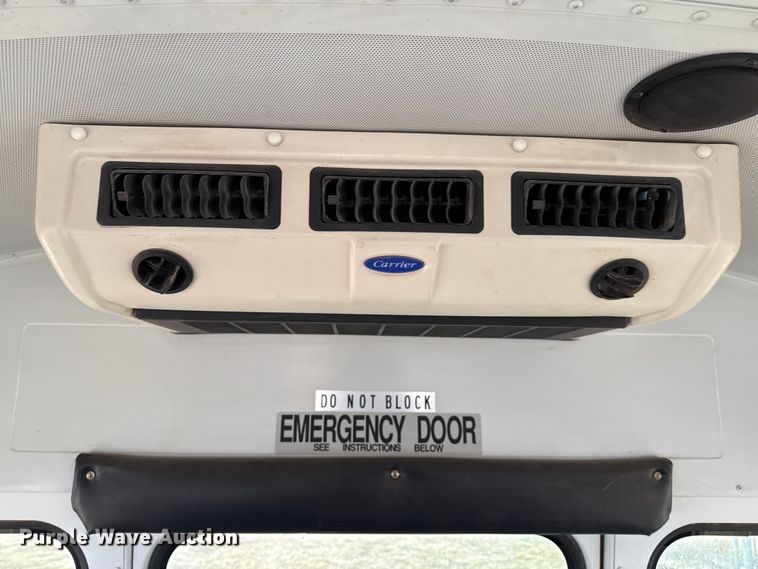 image for item EP0850 2006 Blue Bird school bus