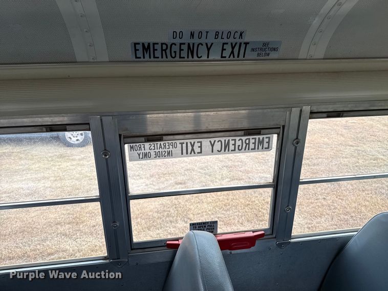 image for item EP0850 2006 Blue Bird school bus