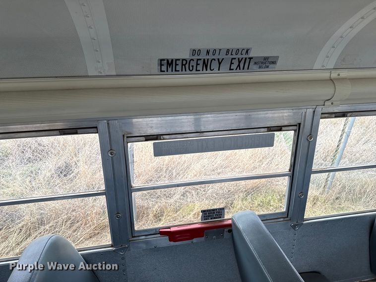 image for item EP0850 2006 Blue Bird school bus