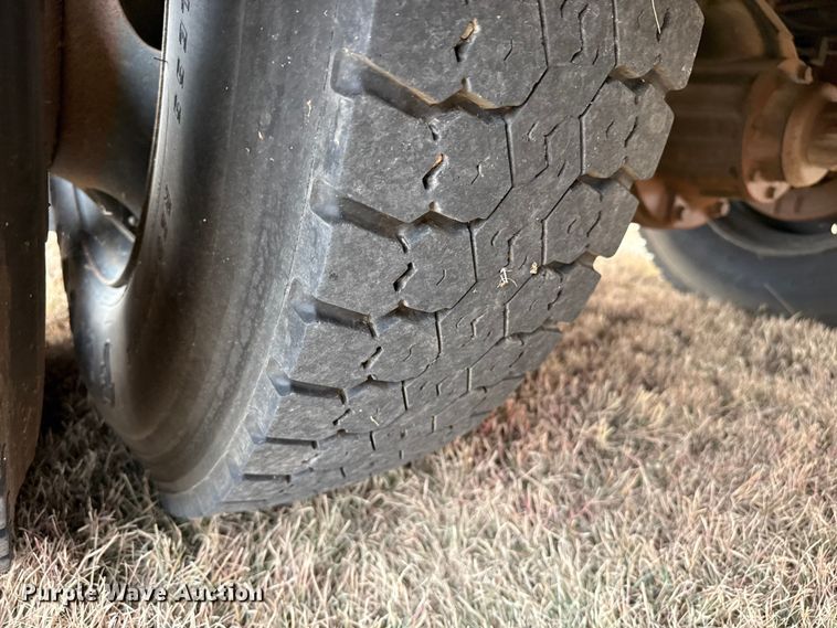 image for item EP0850 2006 Blue Bird school bus