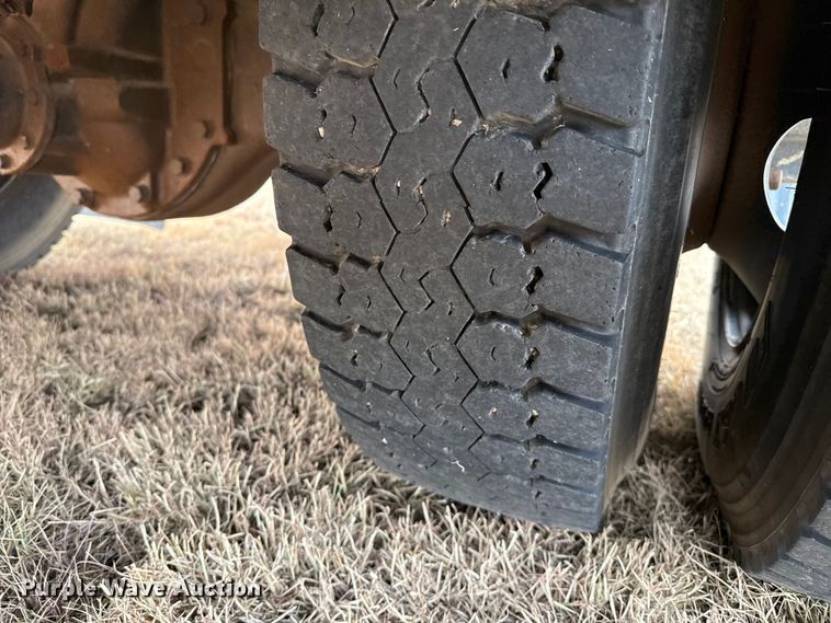 image for item EP0850 2006 Blue Bird school bus