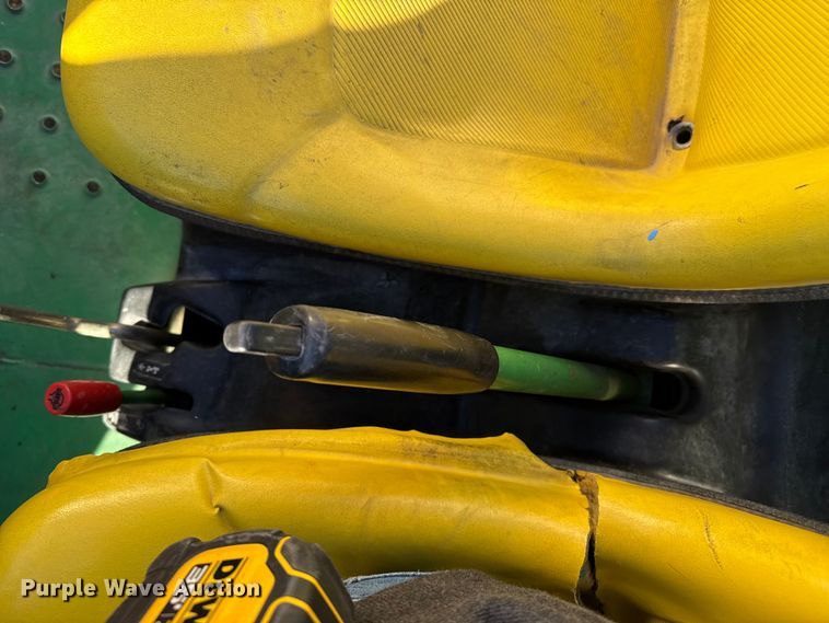 image for item EP0959 1995 John Deere Gator utility vehicle