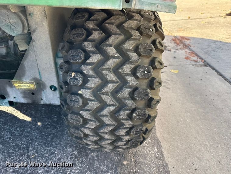 image for item EP0959 1995 John Deere Gator utility vehicle