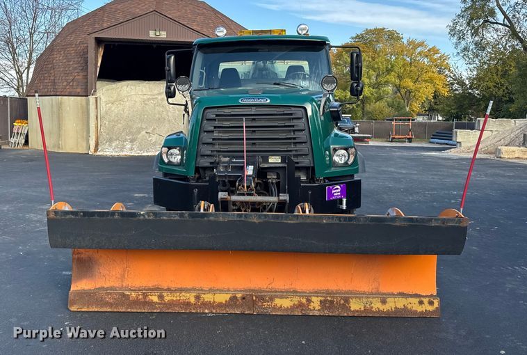 image for item ER0230 2012 Freightliner 108SD hook lift truck